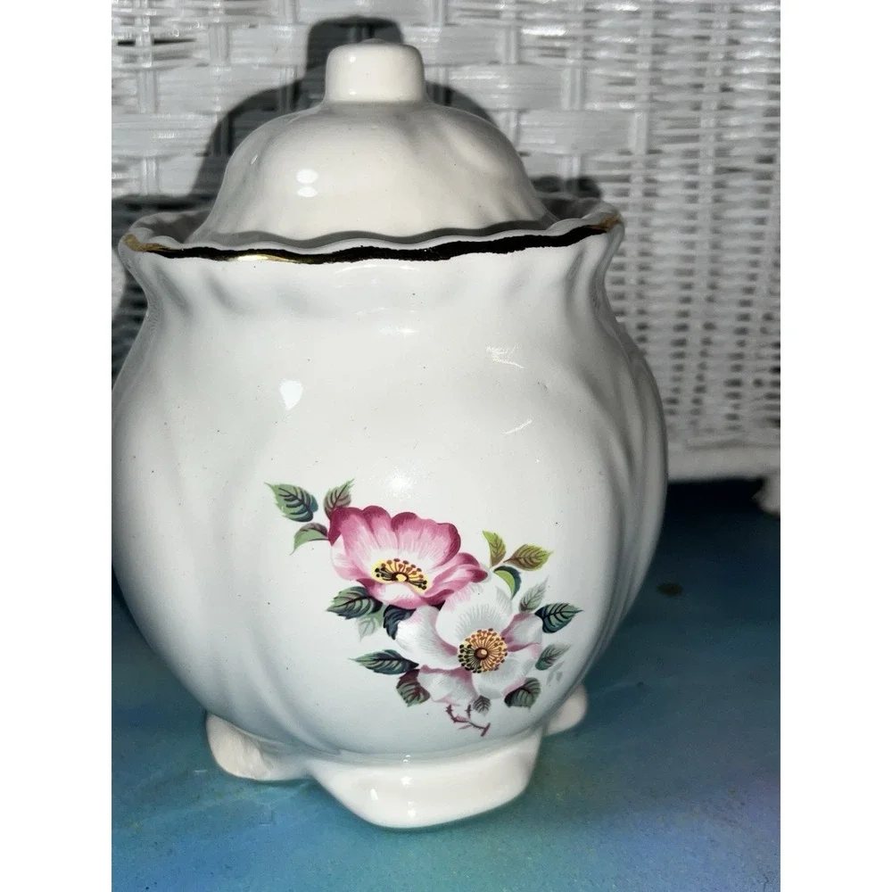 House of Webster Briar Rose HWE1 Ceramic‎ Round Canister Gold Trim